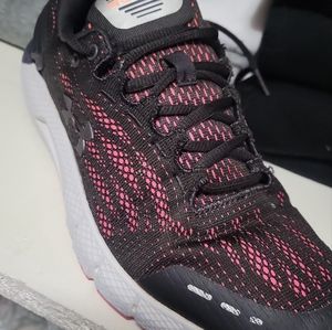 Under Armour tennis shoes